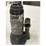 Hydraulic bottle jack,