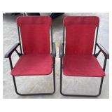 2 Portable outdoor folding patio chairs.