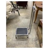 Step Stool w/ Handle