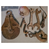 Wood Barn Pulley, Pullers, Wrenches Wood Barn Pulley, Pullers, Wrenches