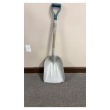 Aluminum Scoop Shovel With A D-Handle