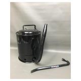 New Flexible Spout Oil Can & 12in Crobar