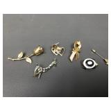 Vintage Gold Tone Costume Jewelry Brooches