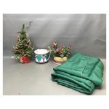 Vtg Holiday Fragrance Crock, And More Holiday Item