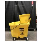 Commercial Rubbermaid Wavebrake Mop Bucket