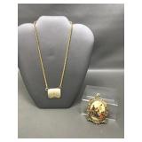 Vtg 'washington Crossing The Delaware' Pendant +
