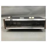 Vtg Dhc Electronics Flip Clock Radio