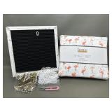 Tukuos Letter Board, Flamingo Queen Sheet Set &