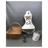 Farmhouse Wallshelf, Flour Sifteer & More!