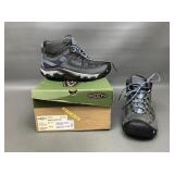 Keen Ladies Size 8 Ladies Hiking Shoes