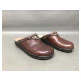 Ladies Size 8 Minnetonka & Clarks Slides