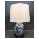 Vtg Blue/white Chinese Porcelain Ginger Jar Lamp