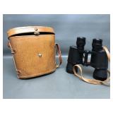 Vtg Amc Field View Binoculars In Case