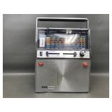 70's Montgomery Ward Airline Model Gen 1463 Radio