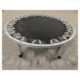 Personal fitness trampoline