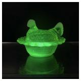 Vtg Glowing Uranium Vaseline Mini Hen On Nest