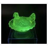 Vaseline Glowing Uranium Mini Hen On Nest