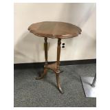 Vtg Mersman? Footed Scalloped Edge Side Table