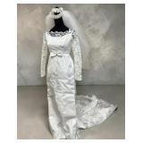 1950ï¿½s Lace Sleeved Wedding Dress & Veil