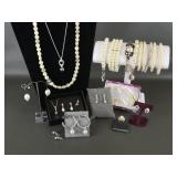 Modern Mark Avon Freshwater & Faux Pearl Jewelry