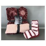 New Cuddl Duds Cozy Sherpa Throw & Fuzzy Socks