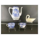 Belleek Fine Irish Pottery Porcelain Swan