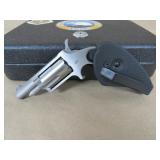 22 mag NAA Derringer Folding Pistol UNFIRED Magnum 22 mag NAA Derringer Folding Pistol UNFIRED Magnum