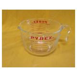 Pyrex 8 Cups Measuring Cup Red #564