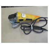 DEWALT 4-1/2' ANGLE GRINDER DWE4011