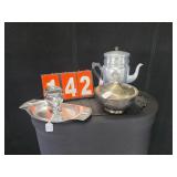 teapot servingware