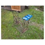 SINGER SEWING MACHINE TREDDLE