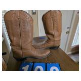 cowboy boots size 10