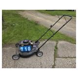 Lawnmower pushmower runs Poulan