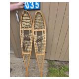 56 in snow shoes wood antique safesport