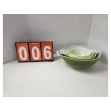 vintage Pyrex 4 green yellow nesting bowls 441 444