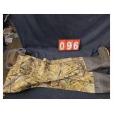 Waders Cabellas size 9 brown camo + liner