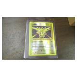 2016 Reverse Holo Rare Zapdos Card