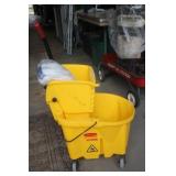 Rubbermaid Mop Bucket & New Mop / Canada
