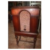 RCA Radiola Tube Cabinet Radio
