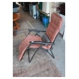 Zero Gravity Reclining Lounge Chair