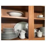 8 pc . Noritake China Wyndham Pattern Dinnerware