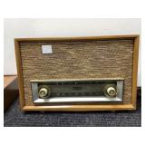 RCA Victor Model XF-4 Tube Radio