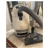 Miele Complete C3 Powerline Vacuum