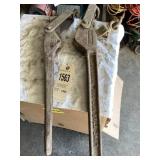 2 large chain binders