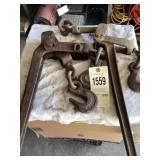 2 large chain binders