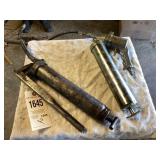 1 air compressed grease gun & 1 manual grease gun