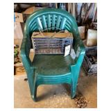 4 plastic lawn chairs & small heater ( works)