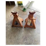 2 heavy duty jack floor stands