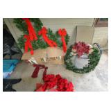 Christmas tree, 5 wreaths, bows