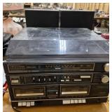 Sanyo Stereo System with Turntable and Speakers -